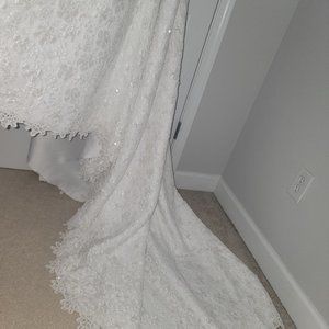 Pearles and Lace Wedding Dress